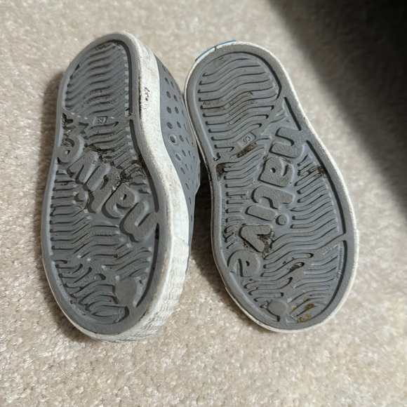 NATIVE baby shoe size 5 - Picture 3 of 3